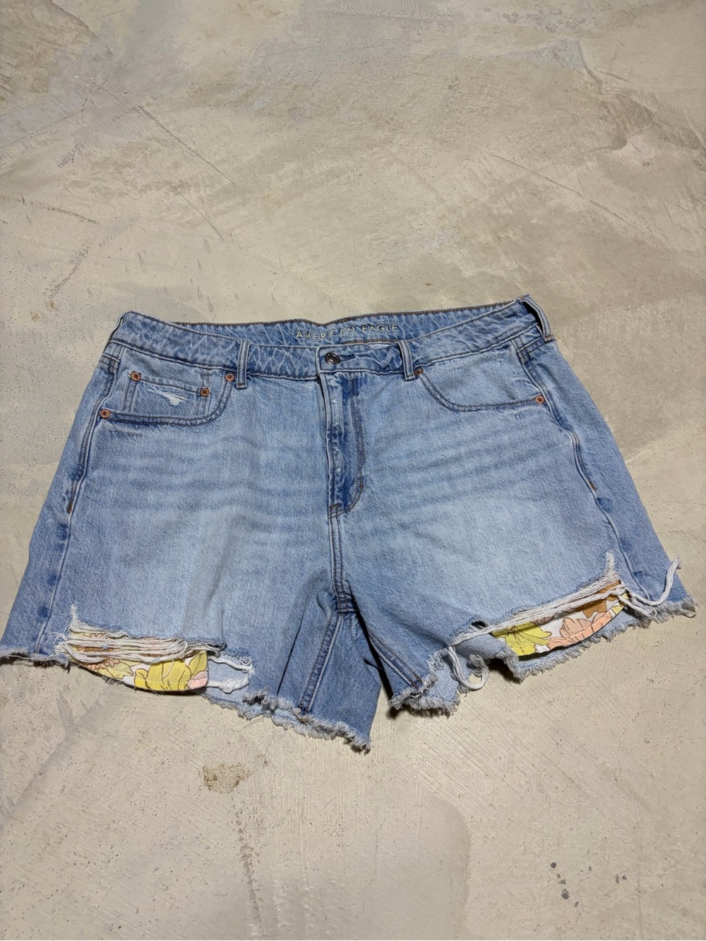 American Eagle Light Blue tomgirl short Denim Women's Shorts 16